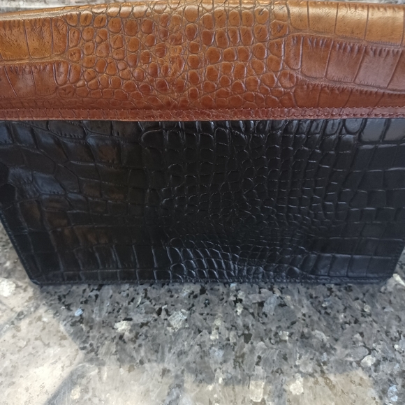 "Autograph" crocodile design clutch purse. - Picture 2 of 3